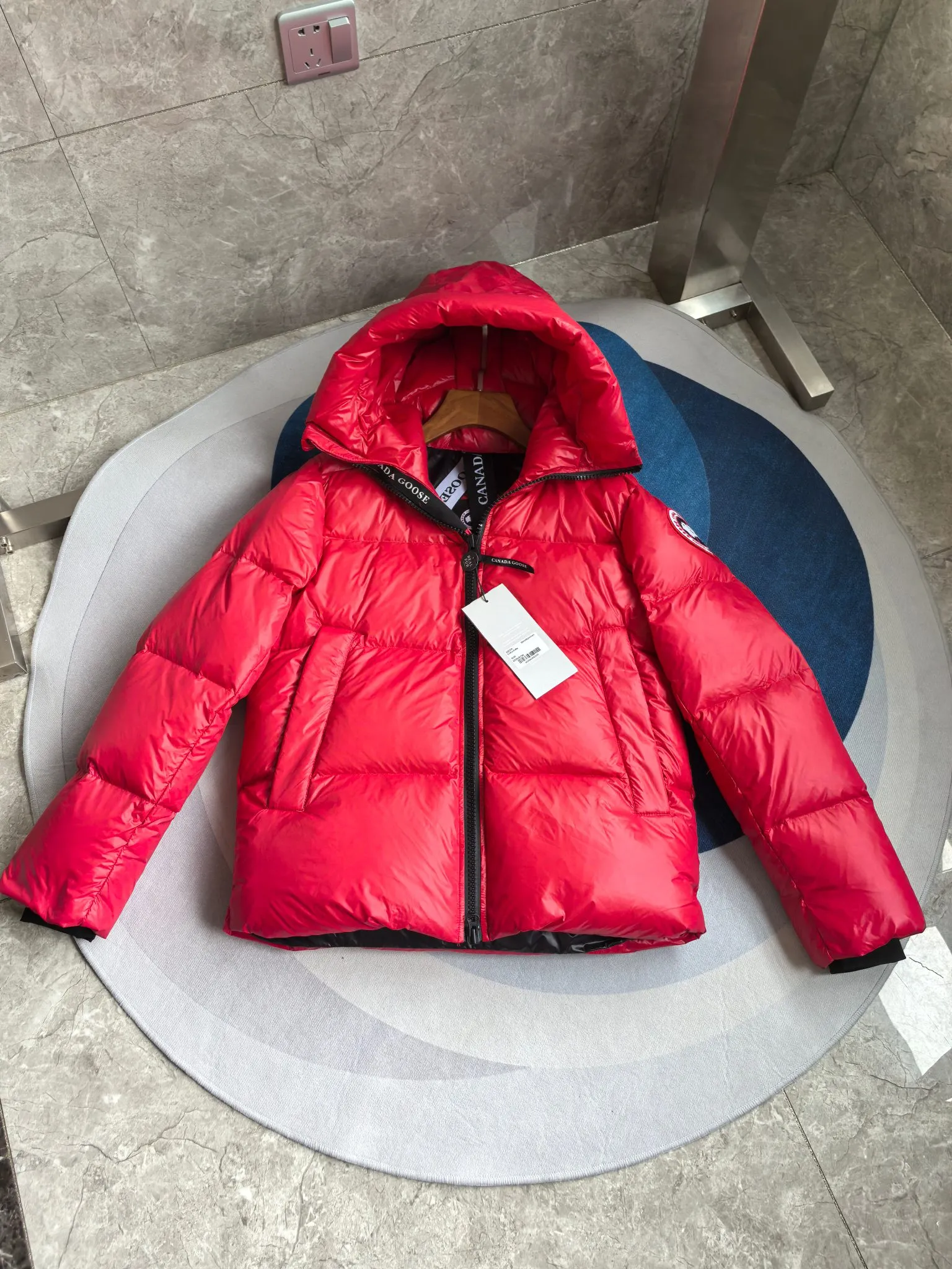 P800 2252M Crofton Puffer Unisex Jacket Down Jacket. Color: red red label. Size: S M L XL XXL.